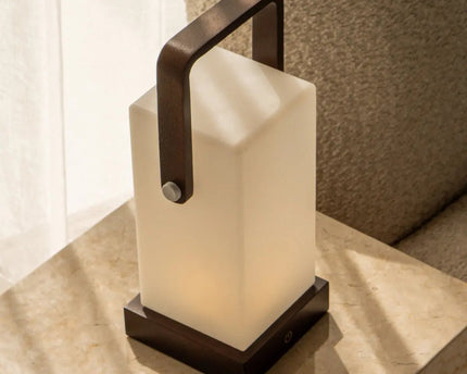 Harper Donkerbruine Houten Lamp – Snoerloze Oplaadbare Tafellamp met Handvat