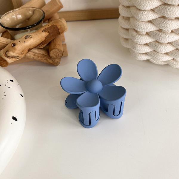 Minimalistische blauwe kleurtoon klauw haarclips