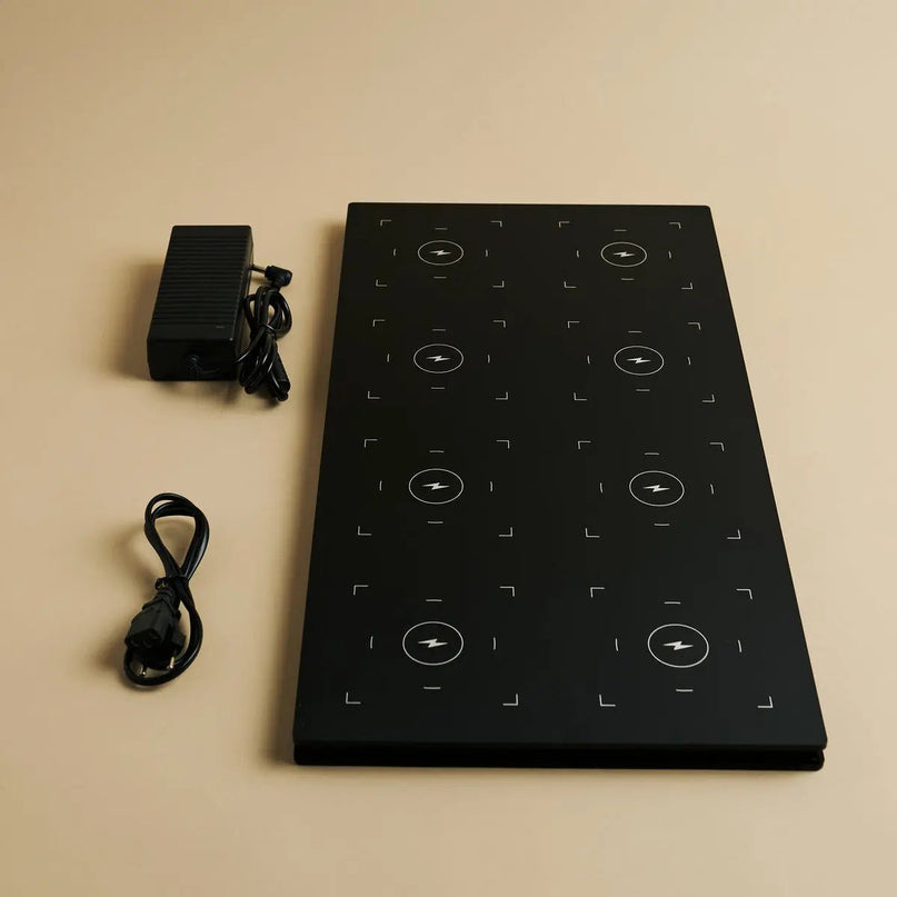 Combi Set Professional-8 x Sarphati Mini Gold Oplaadbare tafellampen & 1 x Centraal station Wireless laadstation met Qi-Technology-Perfect voor restaurants, gastvrijheid en hotels