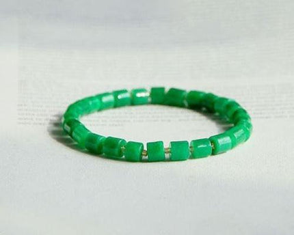 Minimalistische levendige groene jade kralen armband