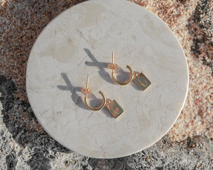 Oorbellen 18k verguld met hanger - oorringen versierd met gravure gezicht - hangende oorbellen gemaakt van 925 zilver goud vermeil - KARTINI goud