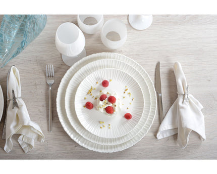 Flora White Presentation Plate 31.8x31.8x2.7cm