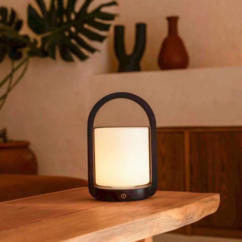 George donkerbruine houten lamp – oplaadbaar, dimbaar en draagbaar