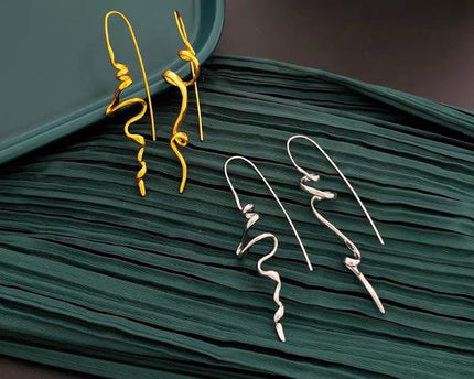 Minimalistische Swirl Line Drop Earring