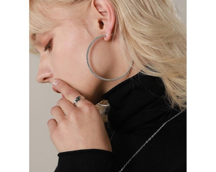 Oversized sprankelende hoepeloorbellen - 360 graden glamour