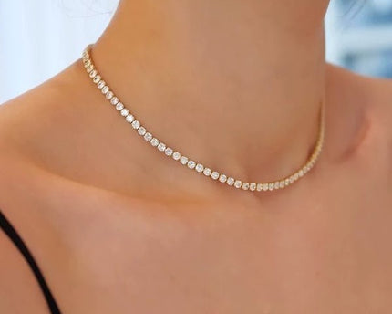 Tijdloze sprankelende choker met diamantlook