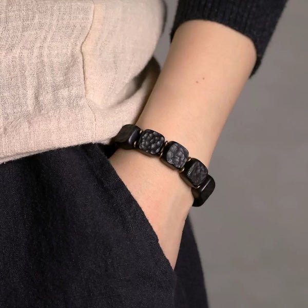 Zwarte sandaal houten vierkante plaat armband