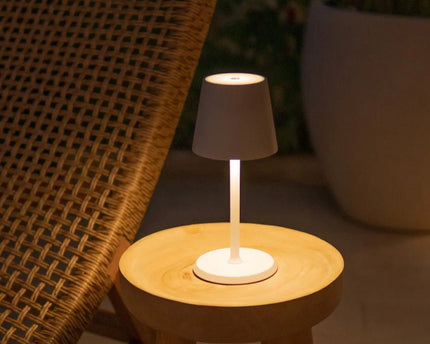 James White oplaadbare tafellamp – draadloos, dimbaar en elegant