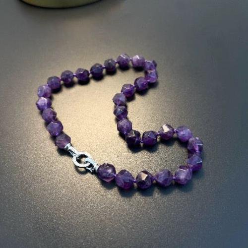 Paarse amethist gefacetteerde kralen choker