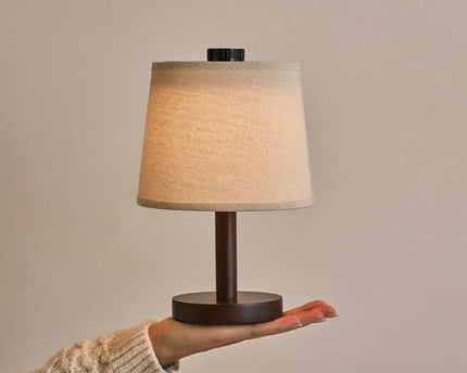 Rover donkerbruine houten lamp – oplaadbare, draadloze en dimbare lampenkap