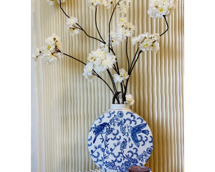 KLEIN formaat-blauwe en witte porseleinen bloemenvaas