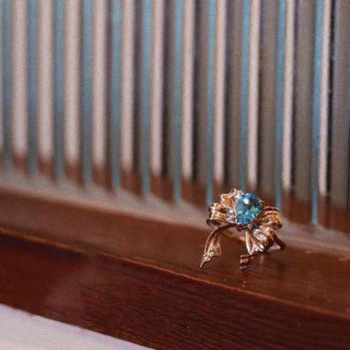 Princess Style Blue Topaz -ringen - verstelbaar