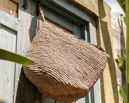 Wandmand UTARA Hangende opbergmand gemaakt van Raffia