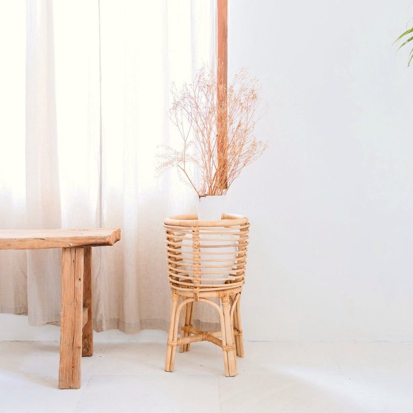 Rotan Plantenstandaard Rond – Boho Plantenbak – Rotan Plantenmand – Natuurlijke Bloemenstandaard voor Potten tot Ø20 cm AKARA