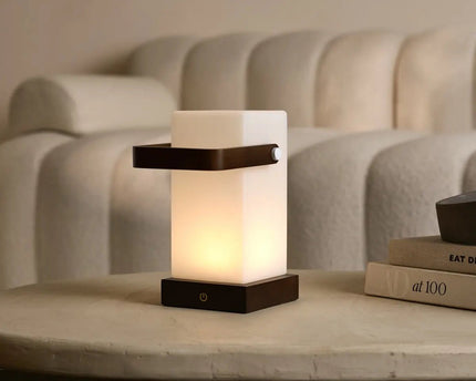 Harper Donkerbruine Houten Lamp – Snoerloze Oplaadbare Tafellamp met Handvat