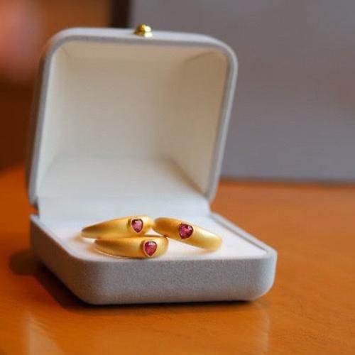 Klassieke roze toermalijnse hartring