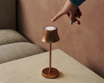 Combi Set Professional-8 X de Pijp Mini Copper Oplaadbare tafellampen & 1 x Central Station Wireless Laying Station met Qi-Technology-Perfect voor restaurants, gastvrijheid en hotels