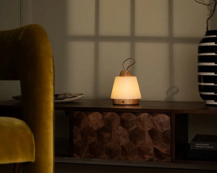 Liv lichtbruine oplaadbare lamp – lederen band, dimbaar, draadloos