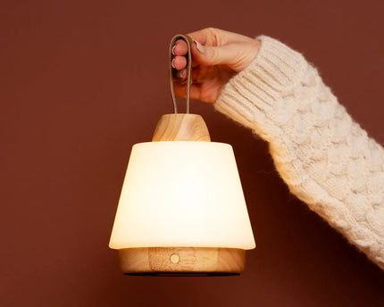 Liv lichtbruine oplaadbare lamp – lederen band, dimbaar, draadloos