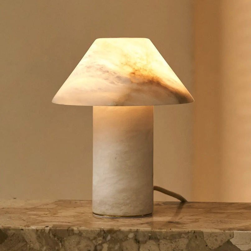 Eleonora stijlvolle albasten lamp – handgemaakt, uniek ontwerp met zachte gloed
