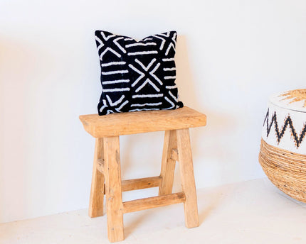 Decoratieve kussenhoes handgemaakt – zwarte kussenhoes – Boho sierkussen – 40x40 / 50x50 cm geborduurde kussenhoes gemaakt van katoen BIMA