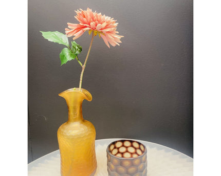 vintage amberkleurige glazen vaas klein formaat: H30cm B: 7cm