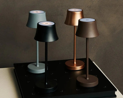 Combi Set Professional-4 X de Pijp Mini Mocha Brown oplaadbare tafellampen & 1 x Amstel Wireless Charging Station met Qi-Technology-Perfect voor restaurants, gastvrijheid en hotels