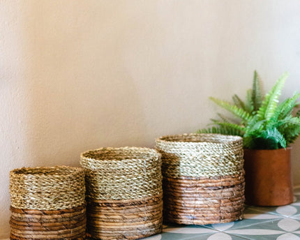 Kleine zeegrasmand BHINNEKA (tweekleurig) | Plantenmand | Kleine opbergmand | Geweven Boho-mand | Plantenbak | Decoratieve mand | Ronde bloemenmand
