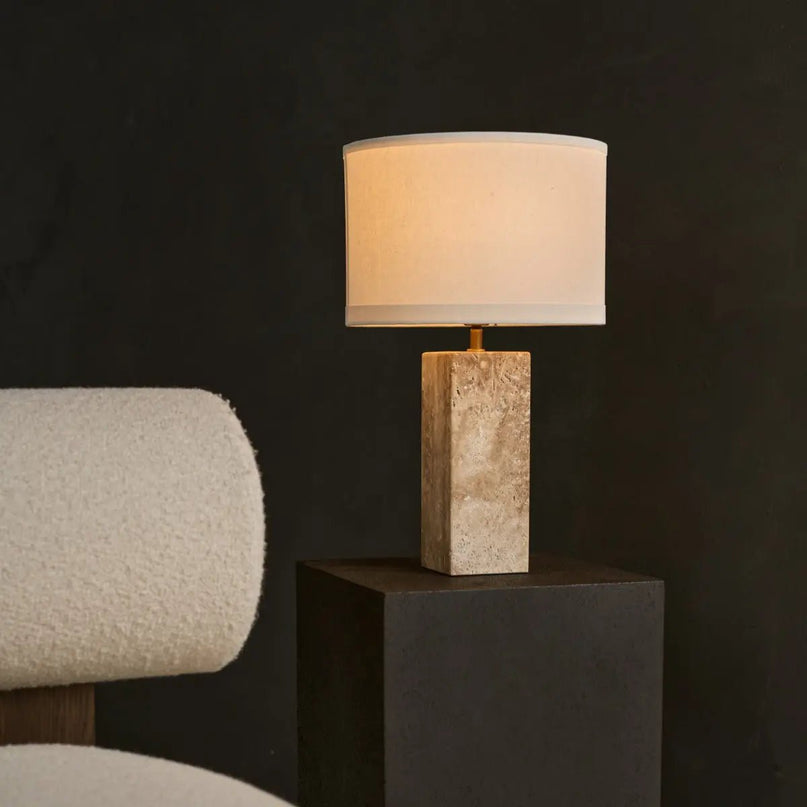 Rosie travertijnlamp – elegante natuursteen met katoenen kap