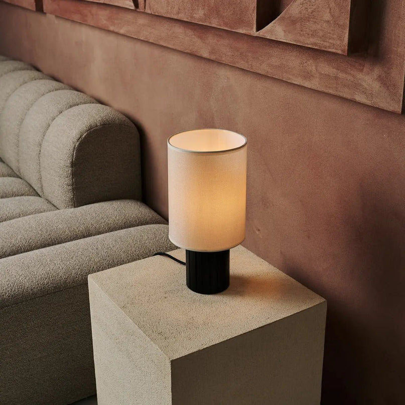 Kiko Zwarte Tafellamp – Gezellige Zwart & Beige Bureaulamp met E27 Fitting