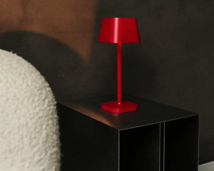 Ava Berry Red oplaadbare tafellamp | Stijlvol, draadloos lamp en dimbaar