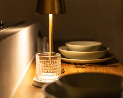 Anton Goud Oplaadbare Tafellamp | Strakke en draadloze verlichting