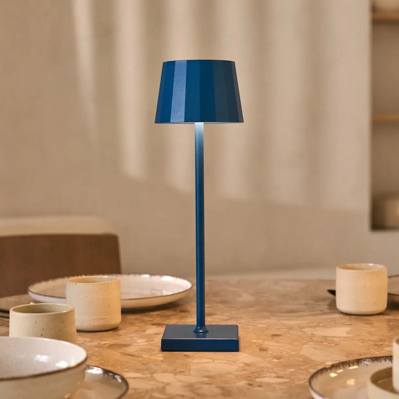 Combi Set Professional-4 X Wouter Delftware Blue Oplaadbare tafellampen & 1 x Amstel Wireless Laying Station met Qi-Technology-Perfect voor restaurants, gastvrijheid en hotels