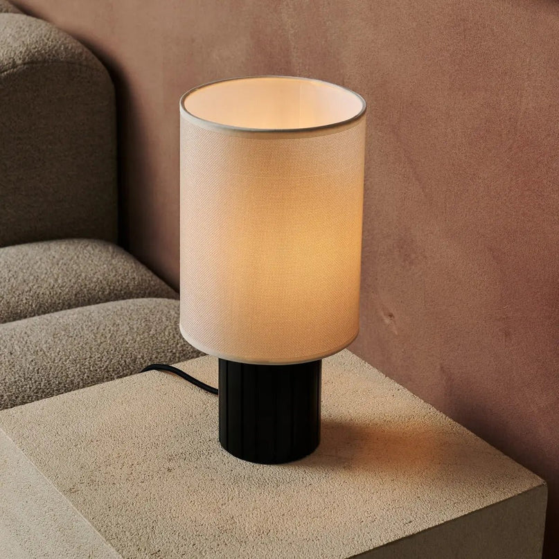 Kiko Zwarte Tafellamp – Gezellige Zwart & Beige Bureaulamp met E27 Fitting