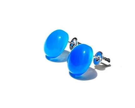Opvallende blauwe onyx ronde oorstekers