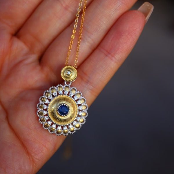 Echte saffier Goudbloem hanger ketting
