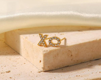 Sprankelende XOXO kleine oorstekers