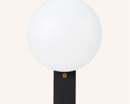 Matthew Black draadloze houten wandlamp – Oplaadbaar en dimbaar