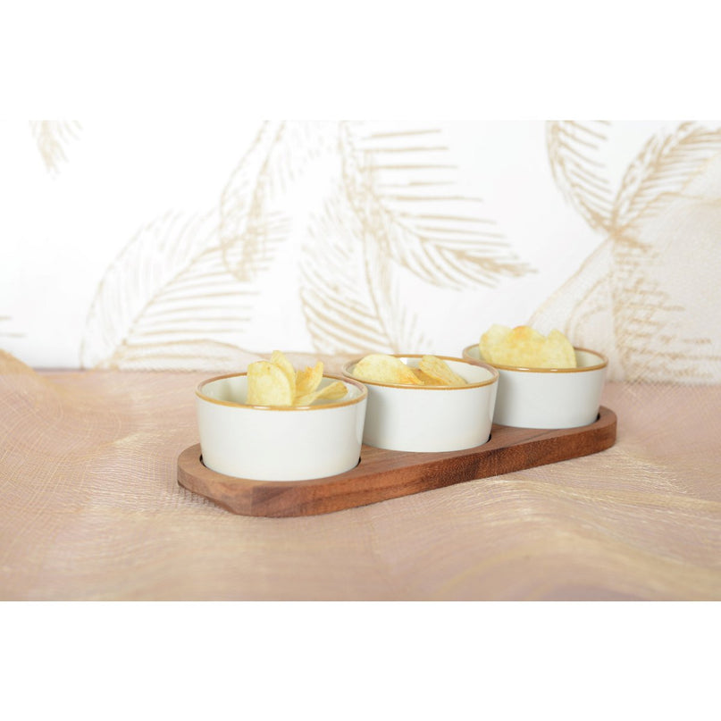 Aperitief set van 3 kopjes op houten plateau 29x10cm