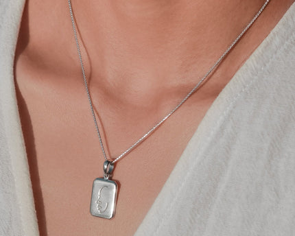 Sierlijke ketting met hanger - zilveren 40 cm ketting gemaakt van 925 zilver - abstract gezicht gegraveerd - LOVINA zilver