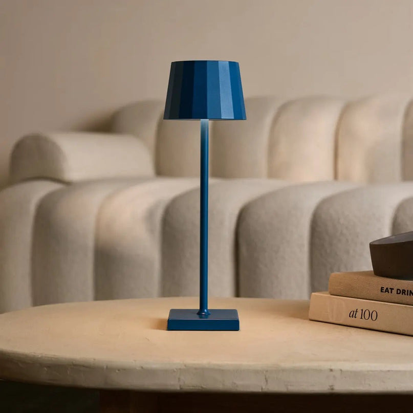 Combi Set Professional-4 X Wouter Delftware Blue Oplaadbare tafellampen & 1 x Amstel Wireless Laying Station met Qi-Technology-Perfect voor restaurants, gastvrijheid en hotels