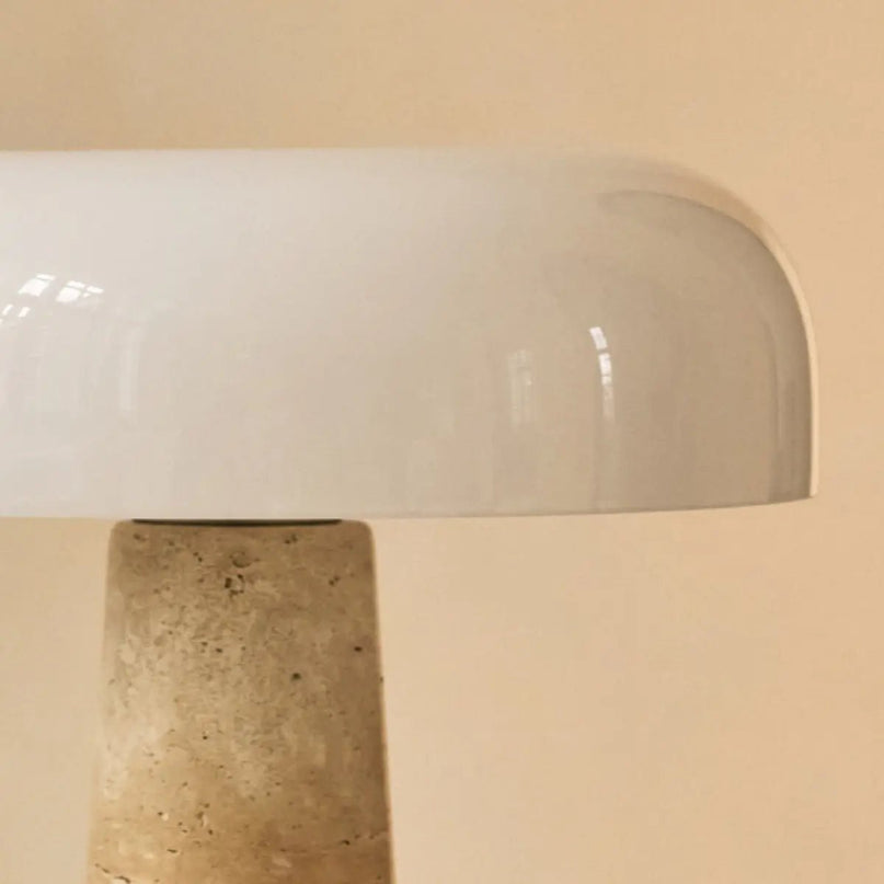 Emily travertijnlamp – elegant handgemaakt ontwerp met glazen kap