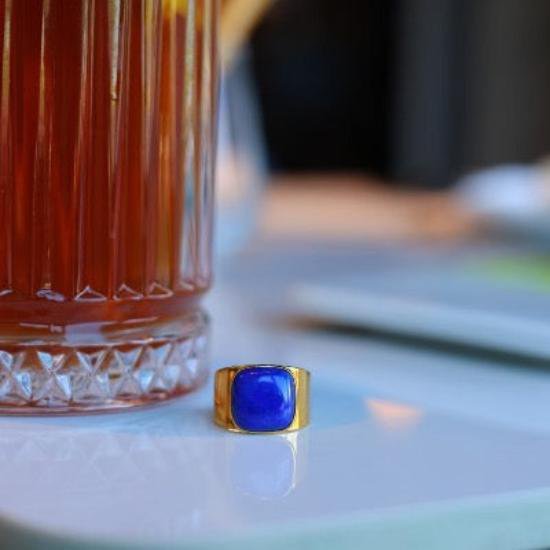 Vetgedrukte look square lapis lazuli ring - verstelbaar