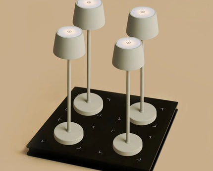 Combi Set Professional-4 X Vondel Mini Shadow Gray Oplaadbare tafellampen & 1 x Amstel Wireless Lay Station met Q1-Technology-Perfecte lampen voor restaurants, gastvrijheid en hotels