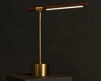 Livia goudkleurige metalen lamp met hout – verstelbare LED, Scandinavisch design voor kantoor en woonkamer