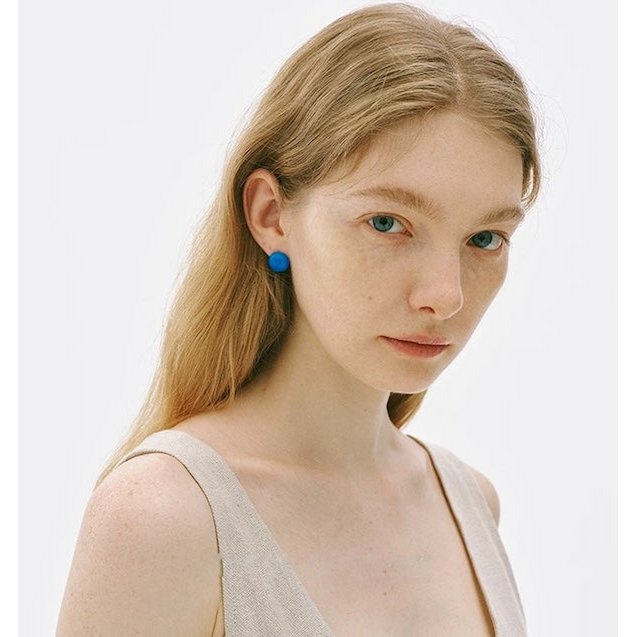 Opvallende blauwe onyx ronde oorstekers