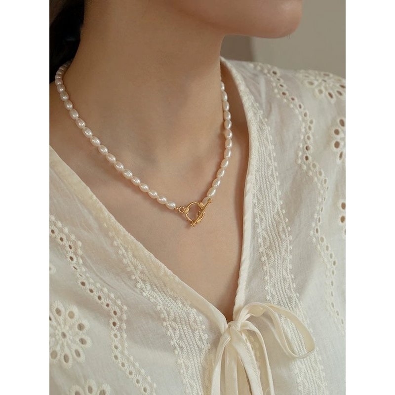 Tijdloze parelkralenketting met OT-gesp