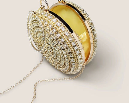 Oogverblindende ronde clutch met diamantlook