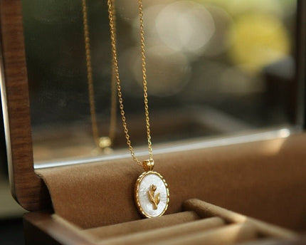 Tijdloze dweil tulpen hanger ketting