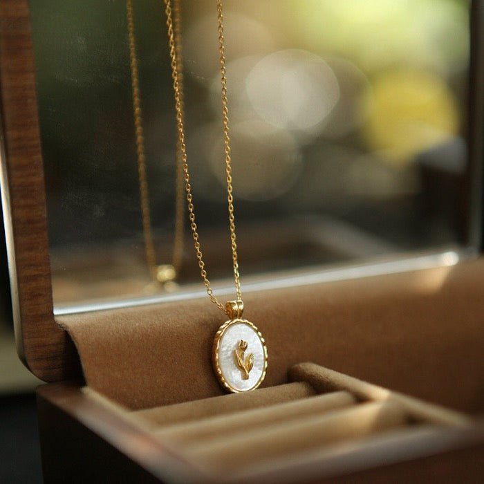 Tijdloze dweil tulpen hanger ketting